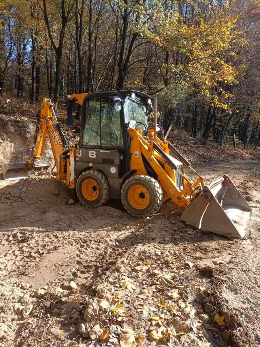 Výkopové práce a zemné práce pre Senec a široké okolie